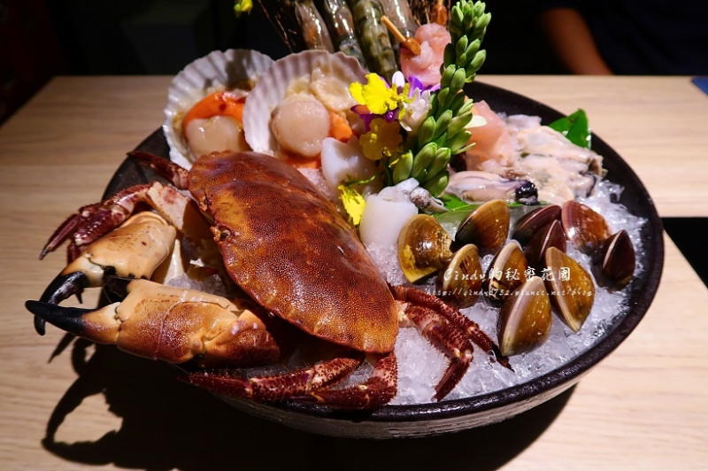 【台中南屯】春花秋實 海鮮和牛鍋物📌 主打活體海鮮及9+和牛精緻鍋物！海鮮吃得很過癮！
