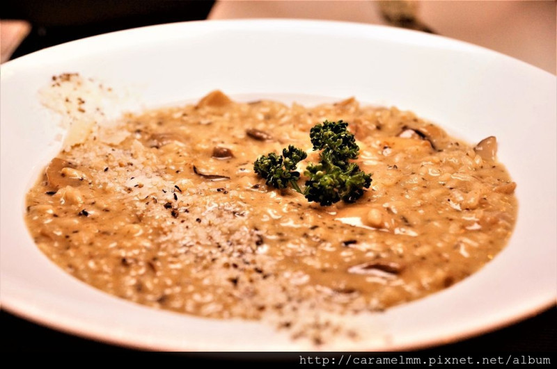 【台北大安】La Piola Taipei 義大利餐廳 正宗北義大利料理 彈勁米粒、香噴牛肝菌菇燉飯 國父紀念館巷弄美食 光復南路