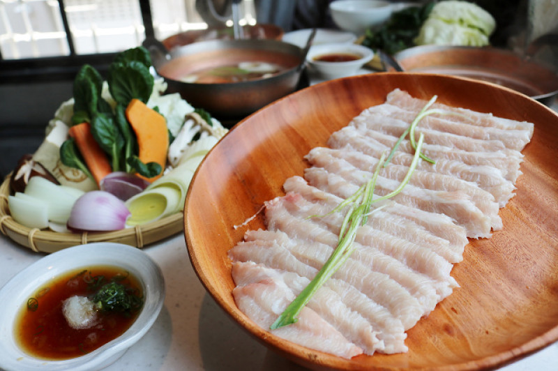 【台南美食】毛房 蔥柚鍋．冷藏肉專門 二訪-食尚玩家推薦美食．台南老屋火鍋推薦 - 奇奇一起玩樂趣