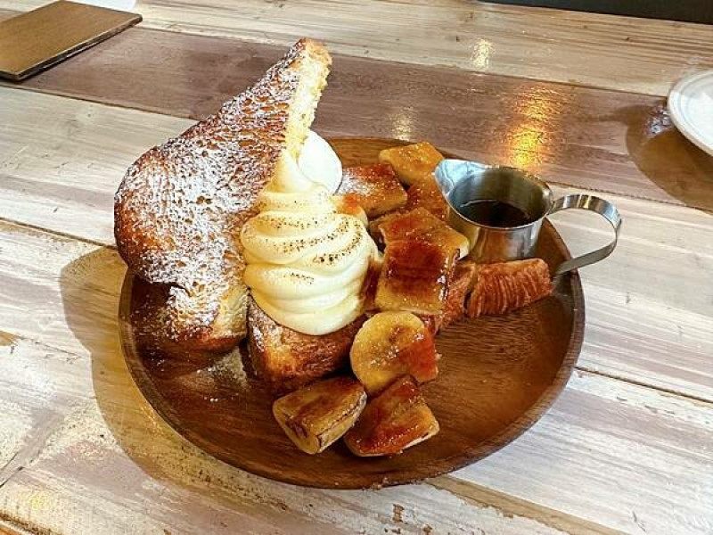 美食【高雄市。SECOND FLOOR CAFE 貳樓高雄SKM Park】寵物友善餐廳｜飲料無限續杯｜份量十足