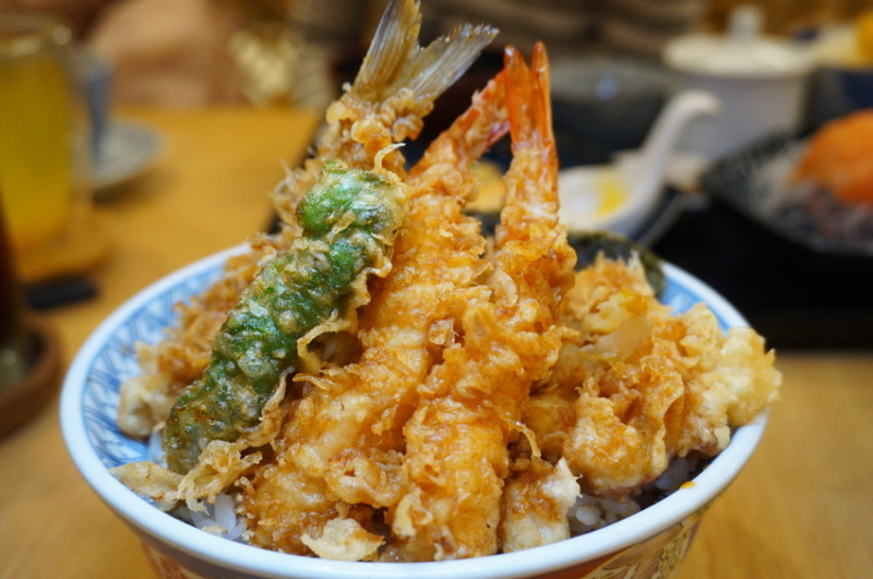 [台中美食] 金子半之助- 定食套餐新上市/ 繼光香香雞聯名台灣限定/ 天婦羅推薦/ 台中新光三越餐廳/ 台中大遠百餐廳