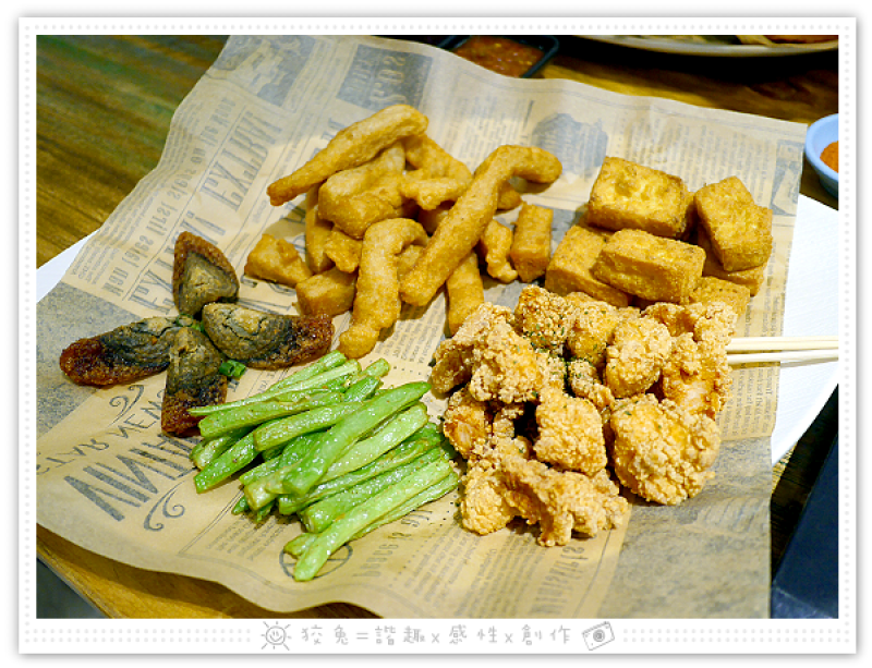 [台南食記] 去啃Chicken職人炸物(台南新天地)~巨無霸雞排丼飯&頂級牛小排丼飯&歡樂分享餐！高質感的內用鹽酥雞！