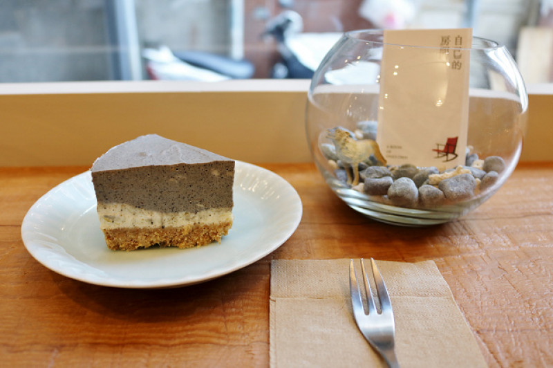 【台南美食】自己的房間-新美街咖啡廳．午茶甜點推薦