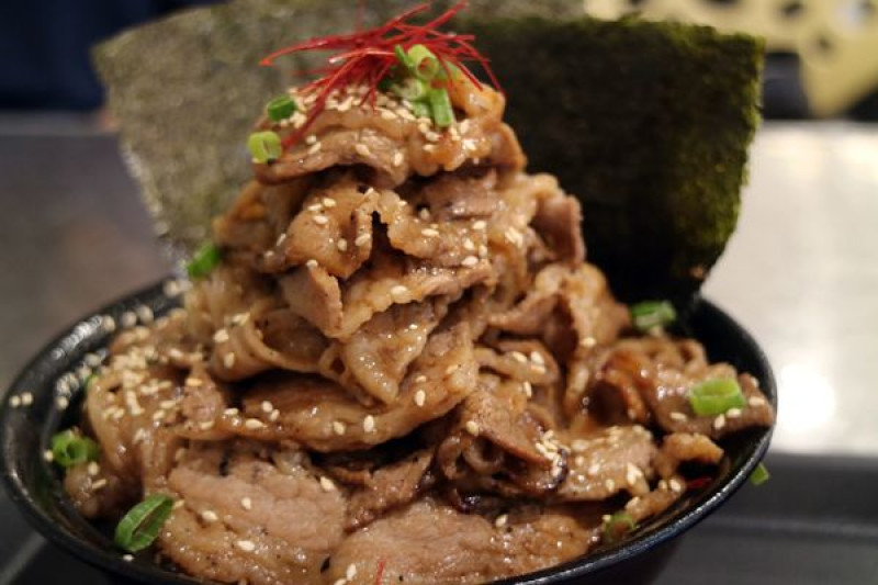 高雄左營區=<食>牛角次男坊~牛角燒肉也要給你滿滿的牛肉丼飯!＊漢神地下街美食戰場=