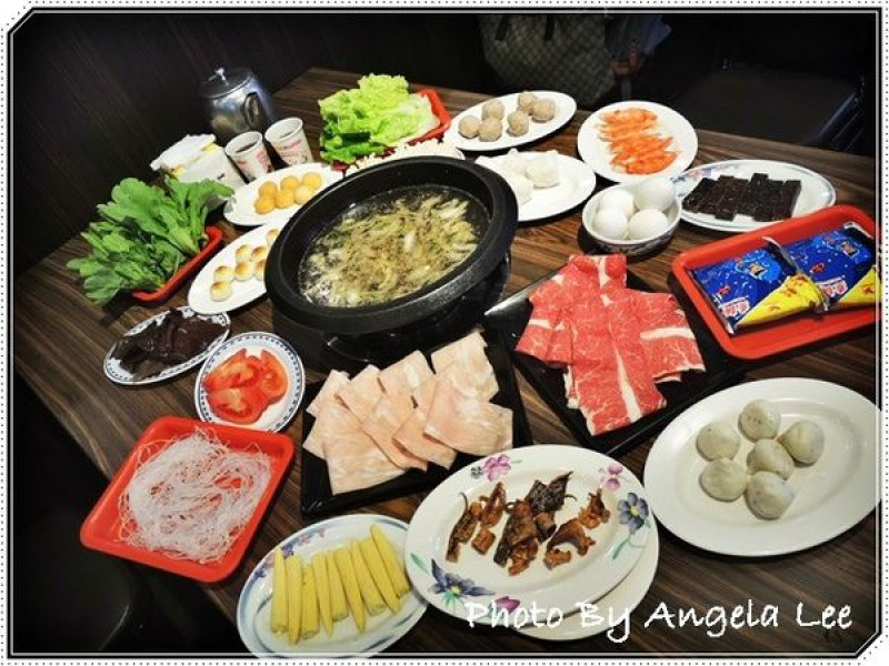 【新竹美食】自助式x肉肉爆香甜湯頭&多樣化菜色《羅東帝一石頭火鍋》(竹北店)