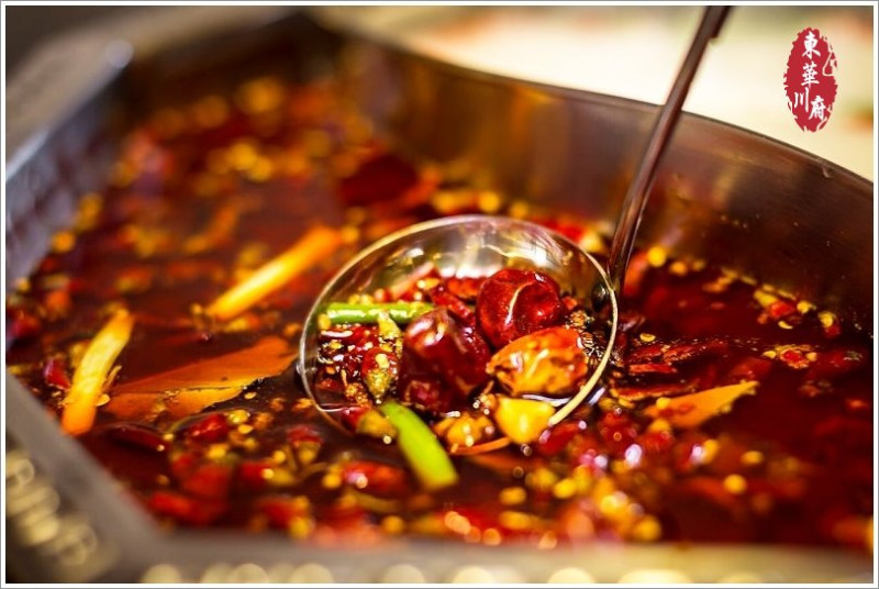 【板橋美食】東華川府重慶老火鍋‧來自四川的道地風味!溫體牛豬肉、內臟必點!