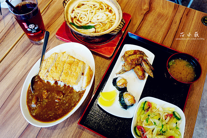 世界的山將 幻的手羽先 台中秀泰店。來自日本名古屋超人氣夢幻雞翅，終於來台中啦，台中第一家分店就在台中秀泰，咖哩飯也不錯喔!