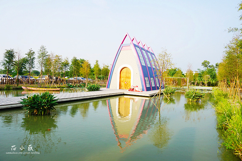 古坑珍‧粉紅城堡 水漾森林敎堂。雲林古坑新景點，超美超夢幻的粉色教堂，充滿先生對妻子的愛，來這裡當公主吧，白色鋼琴，紅色電話亭，IG打卡熱門景點!