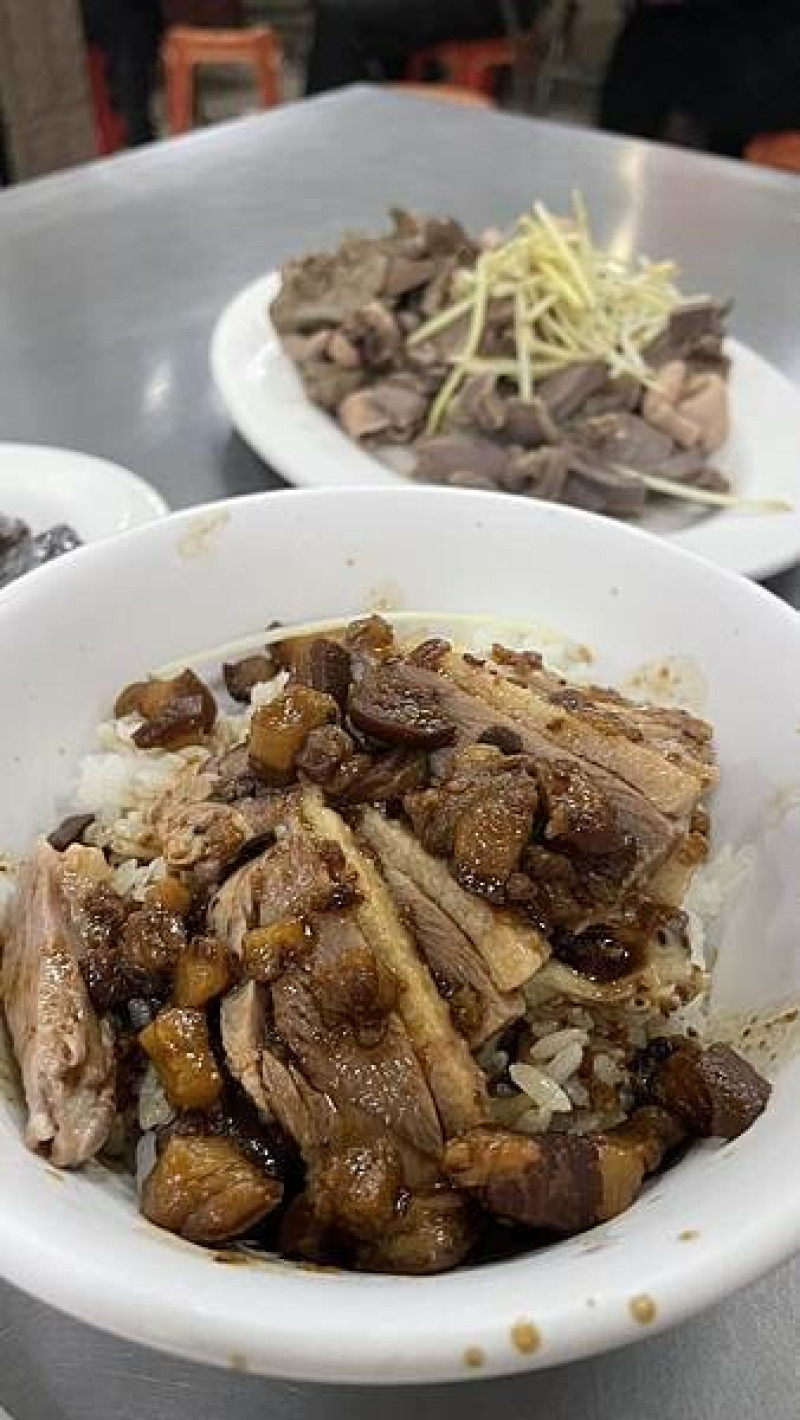 高雄市鹽埕區高雄鹽埕-在地老店油香鴨肉-鴨肉本(二老闆的店)