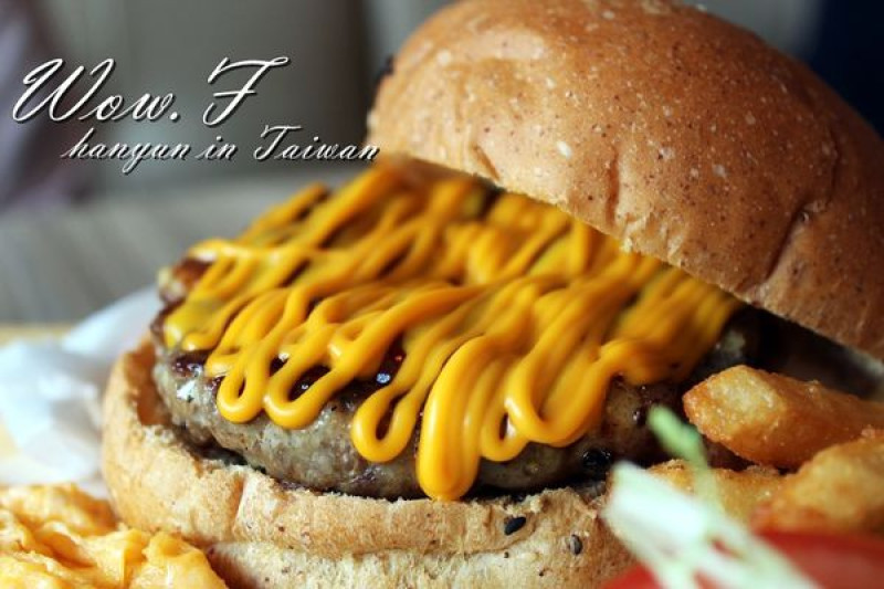 [高雄/三民區]沃夫餐廚Wow.F 厚切多汁牛肉堡×薄脆PIZZA 文山特區早午餐