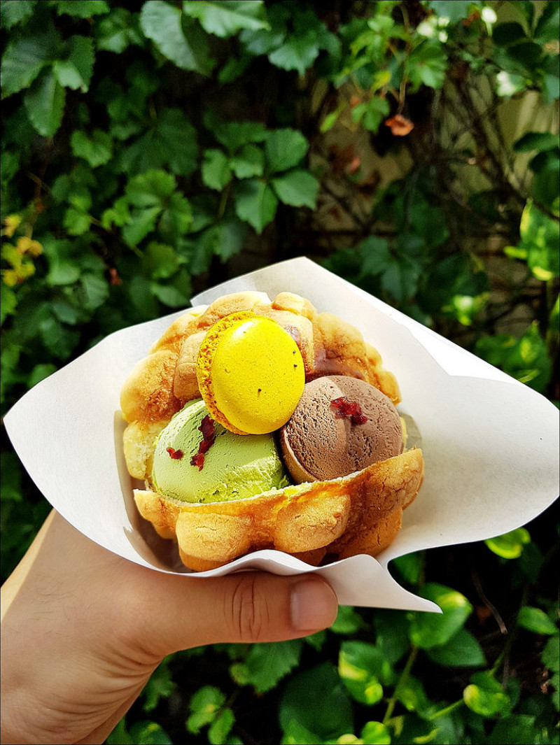 [台中] 柳川彩繪麵包店~柳川 や 台中菠蘿麵包冰淇淋推薦 文學館散步美食