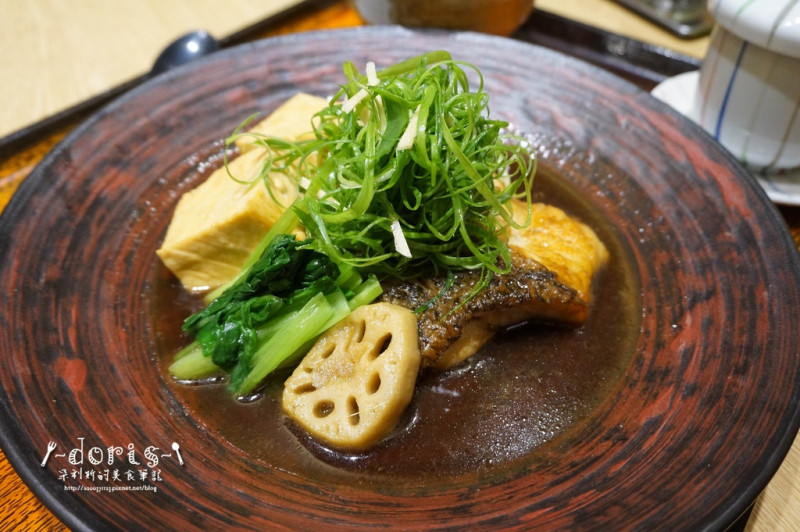 ♚食記♚台北中山 醬煮澎湖青斑定食 炭烤牛舌定食 炸豬里肌肉排定食 滑蛋豬排鍋定食 韓式泡菜鍋 豬排蛋蓋飯 烏龍湯麵 蕎麥麵 兒童蛋包飯 沙拉 泡菜 抹茶湯圓 特製蕨餅 炭烤花魚便當 炭烤青醬雞排便當