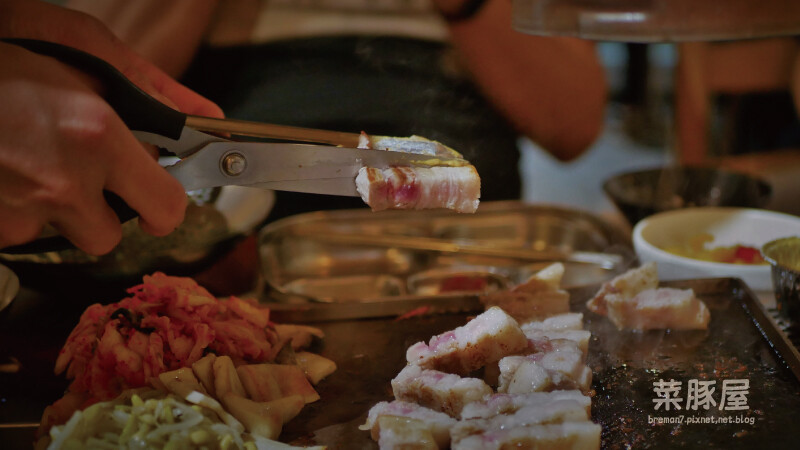 《台中西區》菜豚屋VEGETEGIYA│來自京都由日本人開的韓國燒肉生菜包肉專賣店