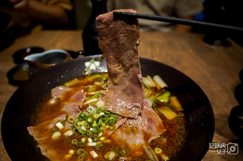 【基隆 安樂區】古月香熬粹牛肉麵x牛肉牛筋牛肚滿漢大三元x牛排切薄私房麵