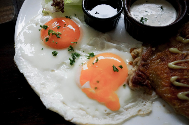 『am Daily X魔王』台北大安 是早午餐也是小酒館的工業復古風格餐廳 甜蜜早午餐配紅酒 一早就醉醺醺 忠孝復興早午餐 捷運忠孝復興站『內文有店家資訊與菜單』