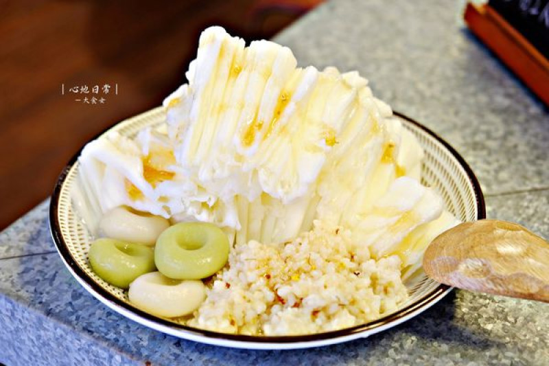 [中山站美食] 心地日常-從花蓮開上來台北的冰店！赤峰街內的驚喜，來碗桂花蜜酒釀雪花冰吧！QQ湯圓好好吃！ 赤峰街美食/赤峰街甜點/中山站甜點/中山站冰品