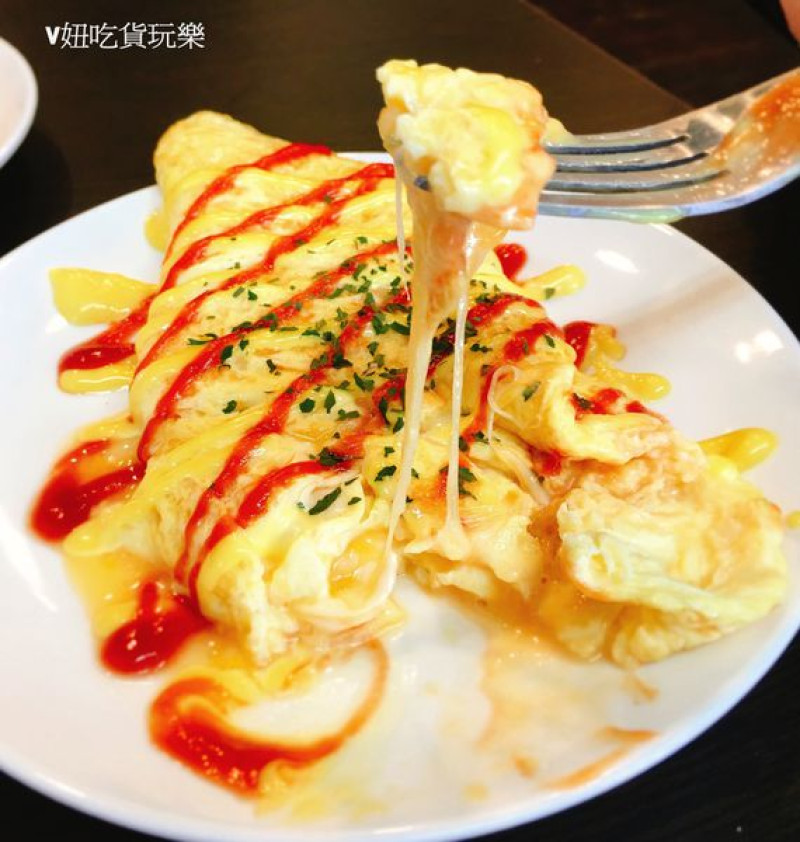 [台東] ❤ 時光車站 ❤ 鐵花村創意料理早午餐  在車站裡面吃早餐  手打牛肉多汁、花生醬香濃滑順 / 鐵花村 轉運站