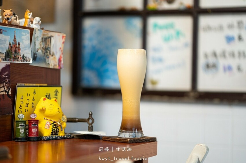 【幸福旅行咖啡館】現沖絕美漸層系咖啡，豐原咖啡廳推薦指引，咖啡控必訪隱身巷弄溫度空間│附菜單