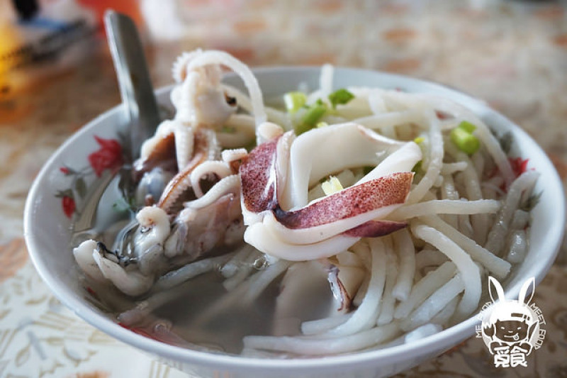 【台菜】台南南區 施家小卷米粉 小卷新鮮 湯頭自然鮮甜 米粉有嚼勁
