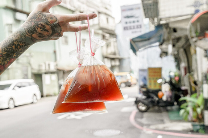 阿嬤的紅茶 Ｘ魔王 板橋在地隱藏古早味紅茶 一大包只要20元！