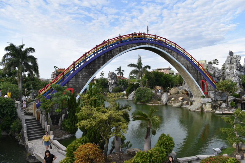 【雲林必訪景點】五年千歲公園|全台最大迷宮公園|踏上彩虹橋彷彿直達天際|美麗庭園樓閣景觀|免費參觀