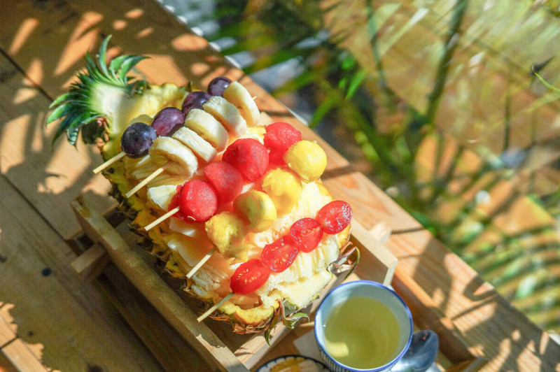 夜貓子雪花冰x魔王 高雄前金區 浮誇系夏日冰品又一發 IG熱門打卡店 整顆鳳梨端上桌 高雄捷運 中央公園站 內文有店家資訊