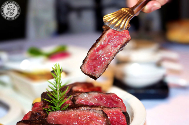 【頂級 牛排 】超越米其林最好吃的牛排．將台灣在地小農食材入菜絕對美味．地中海牛排館ｘ歐華酒店