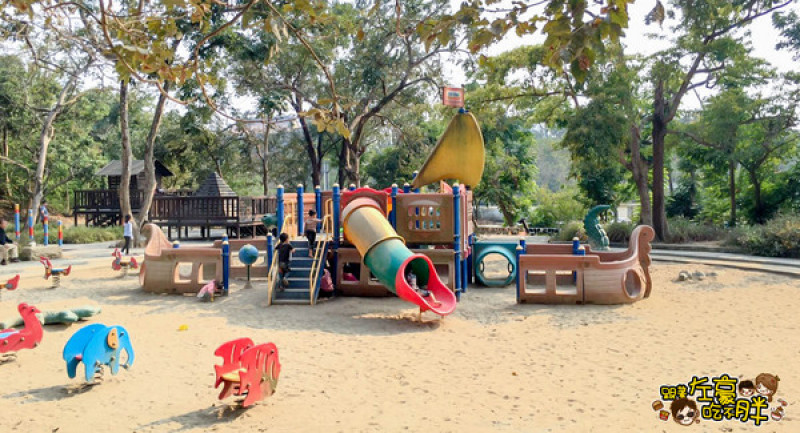 高雄親子旅遊「澄清湖兒童樂園」免費沙坑任你玩~(海盜船長風) 