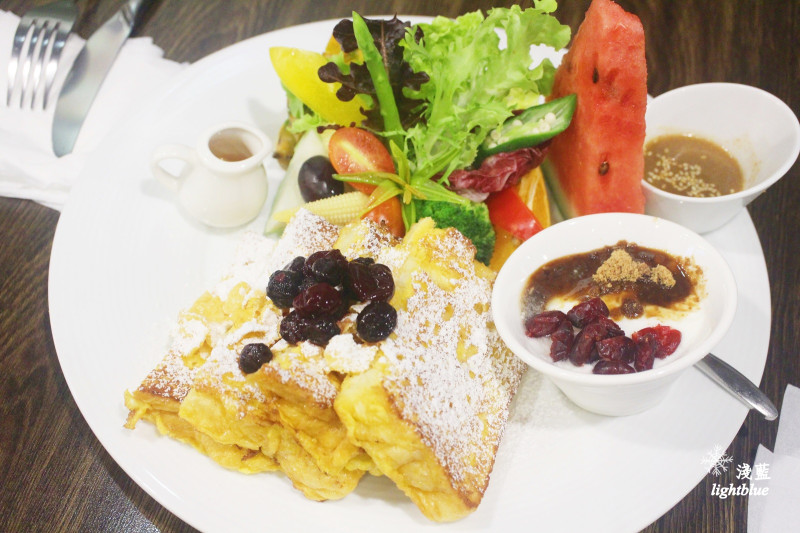 [ 松江南京站美食 ] 淺藍 × 松江8號廚房～來自南投埔里農場的全盤式生菜沙拉