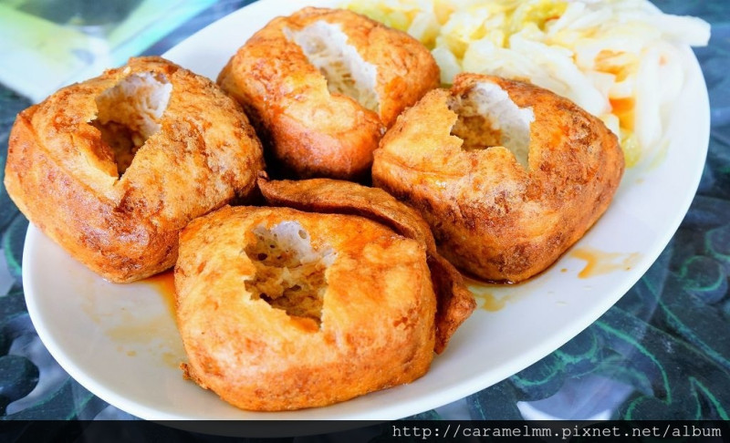 【新竹峨眉】松芸軒咖啡莊 金黃酥脆臭豆腐 12種中藥材製成 附菜單 素食餐廳 十二寮休閒農區 美食 景點推薦