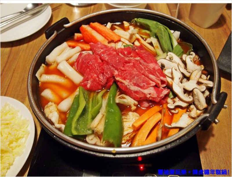 【食。台北車站】韓虎嘯台北車站韓式年糕火鍋/韓式料理/北車站美食/韓式炸雞/