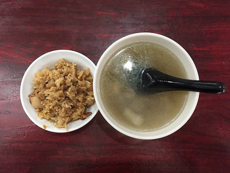 新北市三重區三重美食_三重老牌油飯四神湯（大姊店）