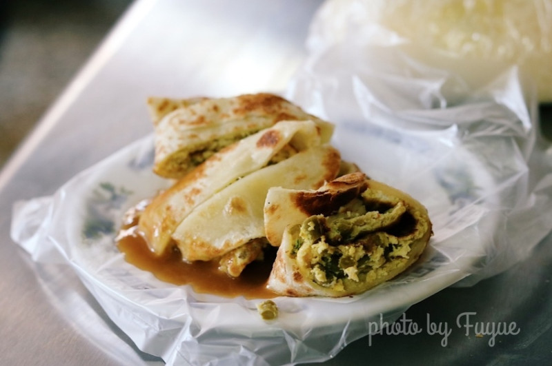 |台北松山‧早餐| 不油膩、口味獨特的燒餅油條店《秦小姐豆漿店》中崙市場.育達周邊美食.捷運小巨蛋站(附價目表)