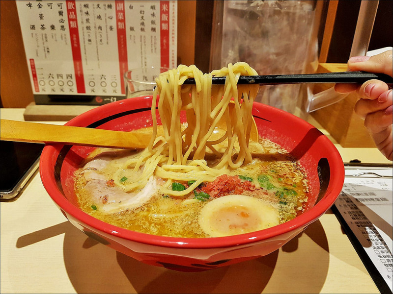 [台中] 一幻拉麵台中中友店 北海道蝦拉麵蝦味濃郁我們喜歡有好吃