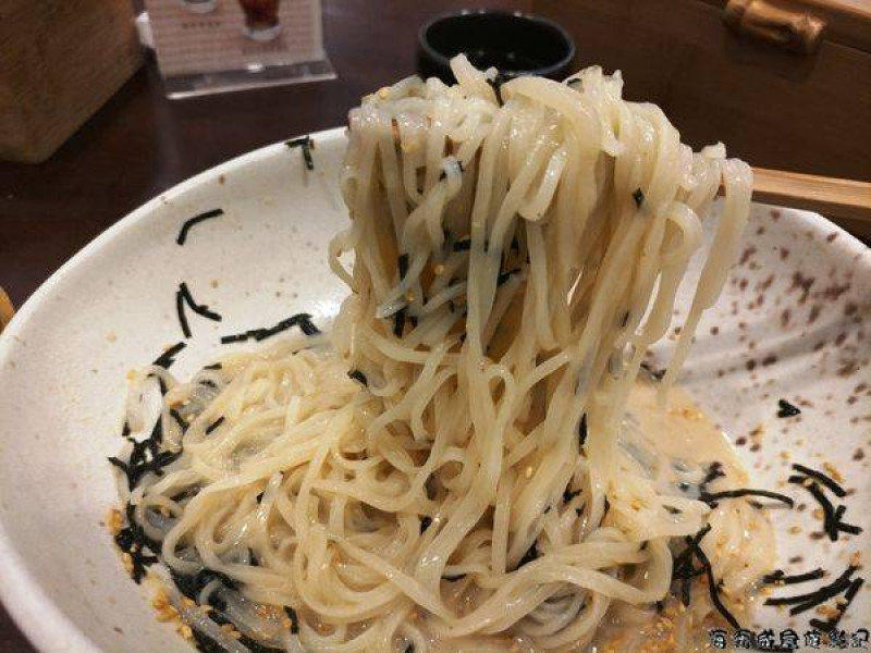 透心涼！日式冷麵【穗科手打烏龍麵】搬家了Q 彈牙帶嚼勁的麵條柚香冷湯 一吃就愛上-捷運中山國中站斜對面一禾堂麵包也在這