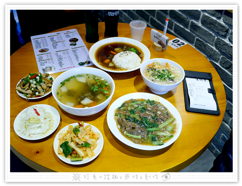 [台南食記] 潘炳華牛肉麵~老夫子牛肉麵2.0版！日式文青風格的雅緻環境！平日中午全面九折！臉書打卡送小菜或飲料！