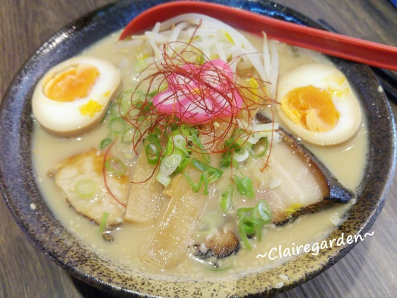 桃園 林口 麵家勝八~每日限量晚來就吃不到濃厚系拉麵。加麵加飯不加價