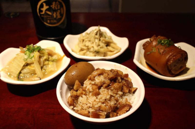 【台北市】大稻埕美食/華陰街商圈美食．傳承60年台灣古早好滋味-大稻埕魯肉飯