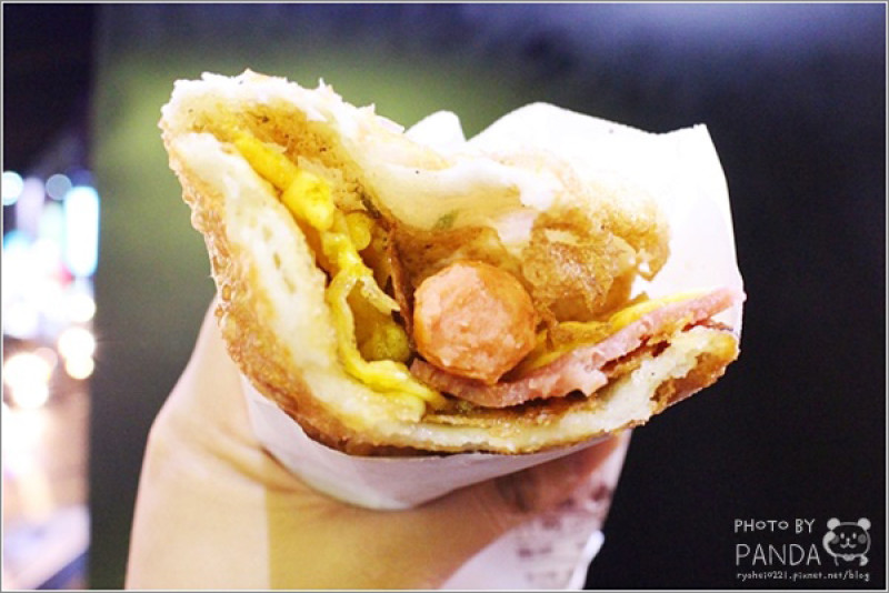 龜山｜Boom炸蛋蔥油餅．龜山后街美食新挖掘手工現桿現做不油膩炸蛋蔥油餅