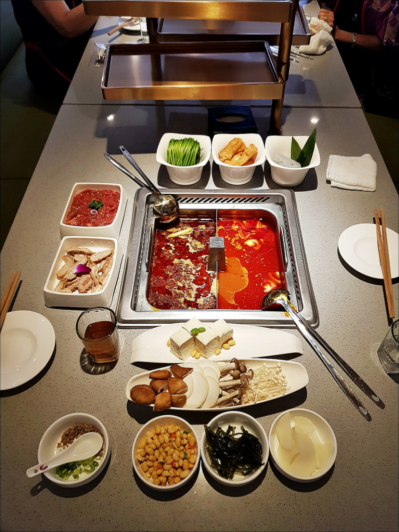 [台中] 海底撈火鍋台中大遠百 如何排隊電話訂位攻略 多項貼心服務不像是去吃火鍋