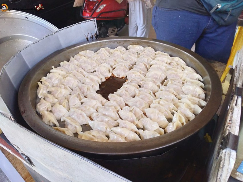亂世煎雄 (原水仙宮煎餃肉圓) 台南在地人推薦的30年煎餃老店