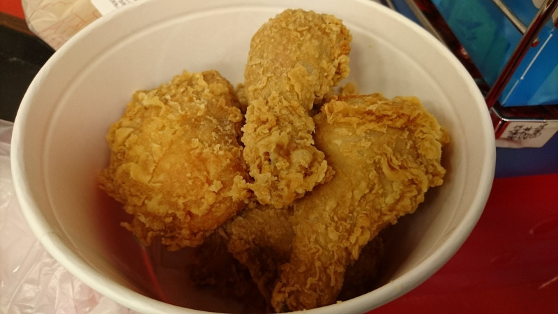 高雄~胖老爹美式炸雞(站前店)~皮薄酥脆肉鮮嫩多汁~等待是值得的~              