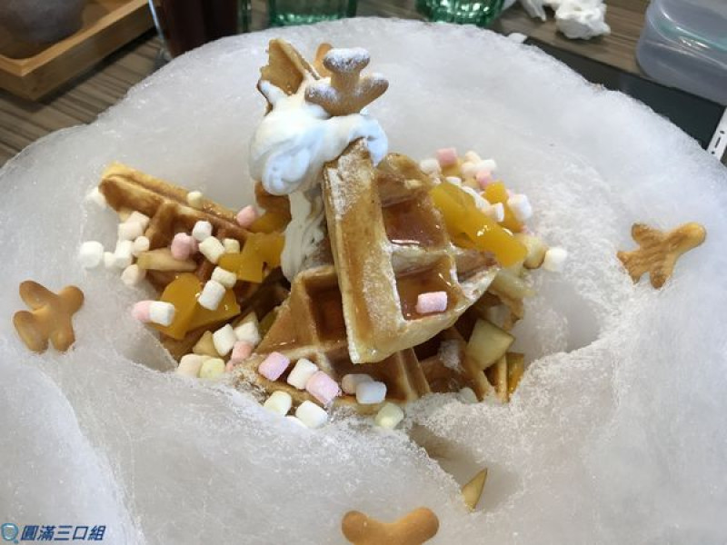 【食記】高雄苓雅_雅米廚房Yummy Kitchen四維2店@雪花鬆餅的飄飄然 感受那悠閒自在的愉悅氛圍