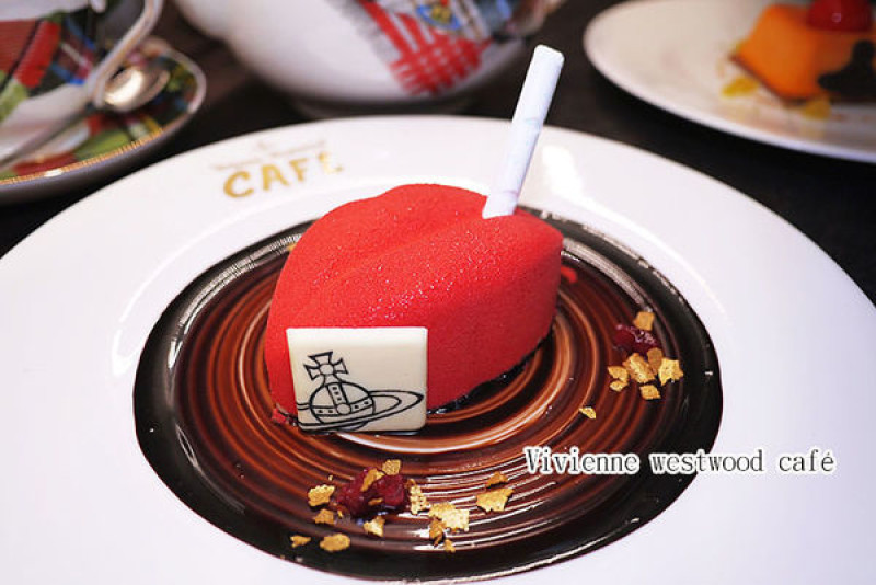 ◆台北東區【Vivienne westwood café】精品複合式咖啡館。輕食。英式下午茶。甜點。捷運忠孝敦化美食。體驗團