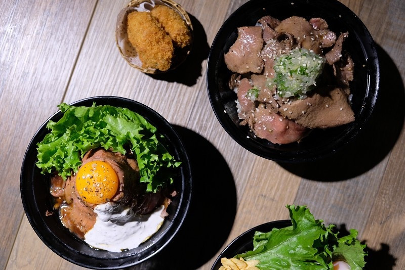 IG抽三份丼飯【台北｜永春站】GYUU NIKUステーキ專門店＿現煎菲力粉嫩色澤讓人戀愛＿牛舌又Q又脆深得人心