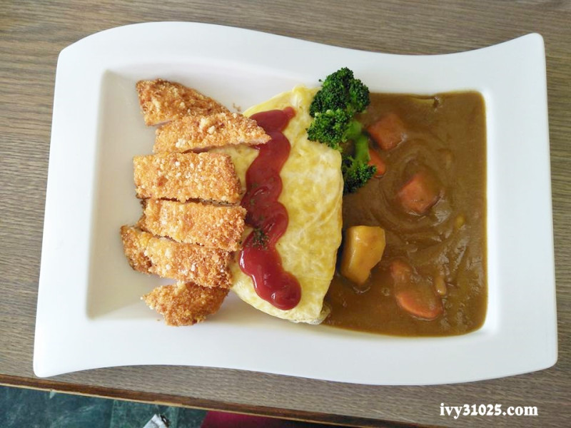 麥圓多日式咖哩蛋包飯 : 上班學生族推薦 / 銅板美食 / 鳳山五甲推薦美食