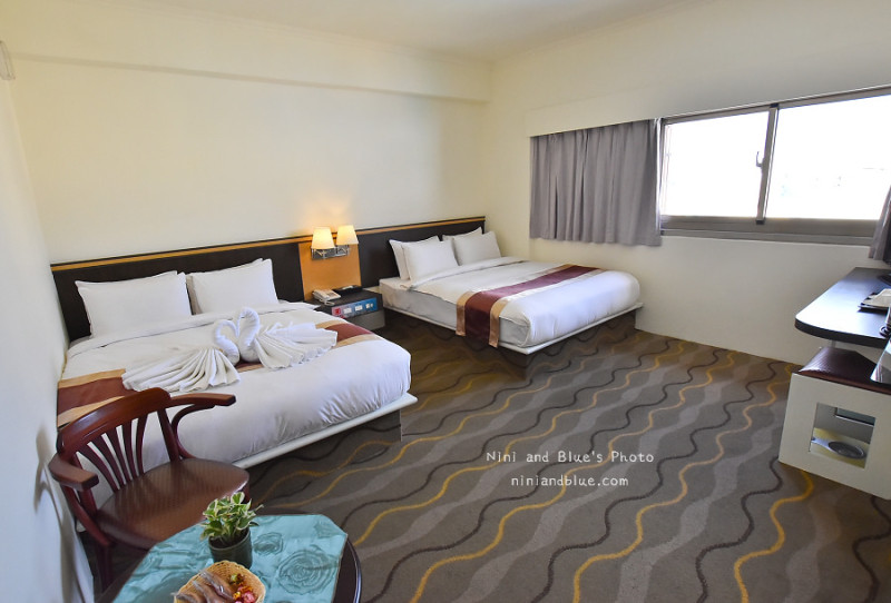  豐谷大飯店 近澎湖市區中正路，步行逛馬公中心免租車 - Nini and Blue 玩樂食記
