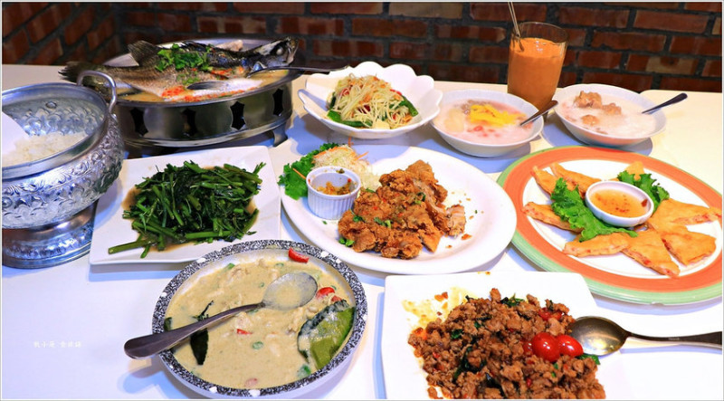 【高雄】PAPAYA泰-泰式料理餐廳‧泰式新選擇 人越多越划算，月亮蝦餅、打拋豬、綠咖哩超下飯