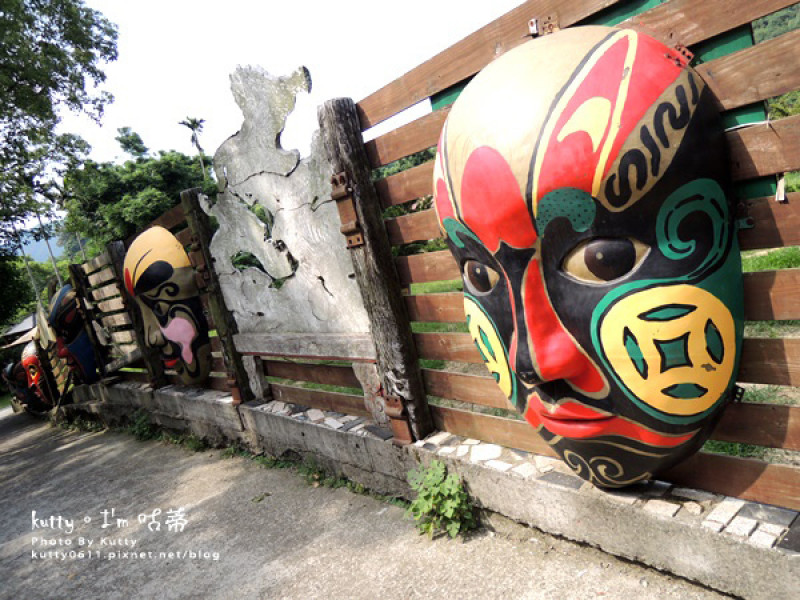 ▌苗栗三義 ▌山板樵休閒農場>露營親子小木屋！彩繪臉譜DIY(臉譜文化生活館)