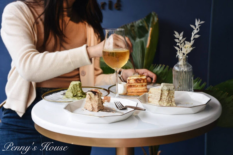 台北中山站下午茶推薦 - 超美味的時飴Approprié千層蛋糕開放內用、現場購買囉！生日蛋糕推薦！抹茶千層！
